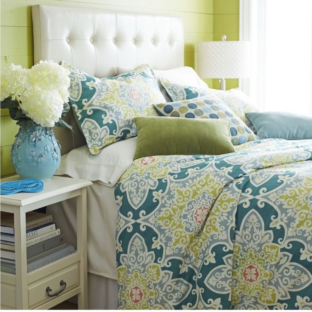 Pier 1 Turquesa Tile Queen Duvet and Shams